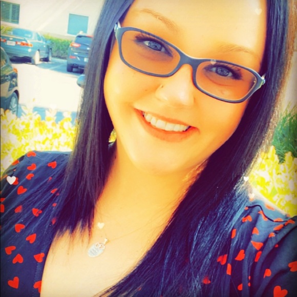 Meet your Posher, Melissa - Picture 1 of 1